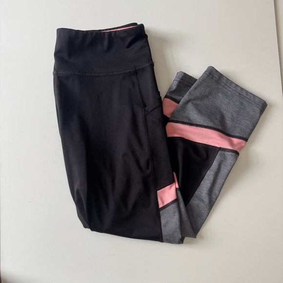Tek Gear Black and Pink Crop Athletic Leggings Large - Picture 4 of 4